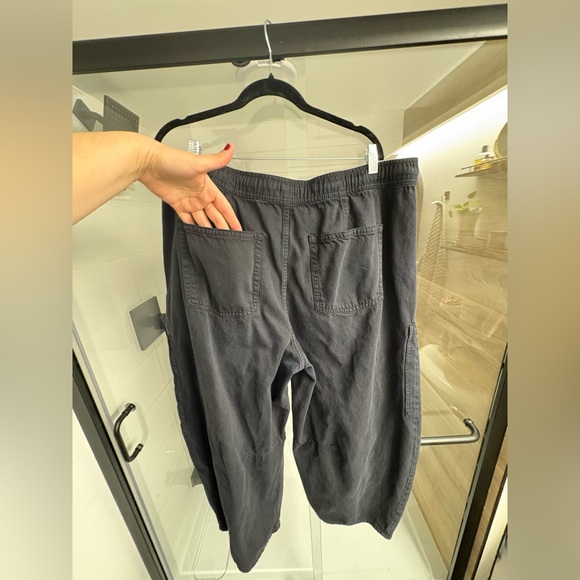 GAP black barrel Jeans - Picture 6 of 9